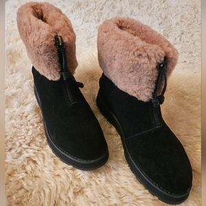 Sperry Womans Winter Boots With Faux Sheerling Trim NWOT